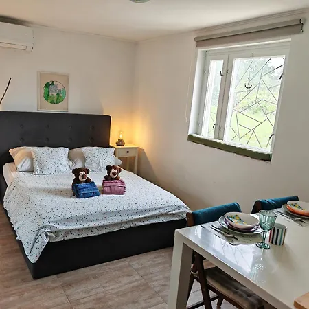 Hajnal Apartament *
